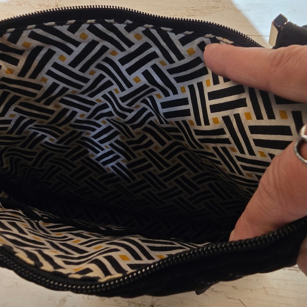 Vera‎ Bradley Black Quilted Microfiber Crossbody Bag Adjustable Strap Zip Pocket - Picture 5 of 7